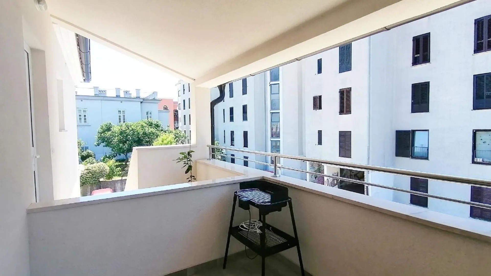 Moderne Ferienwohnung Dunja In Pula 0*,