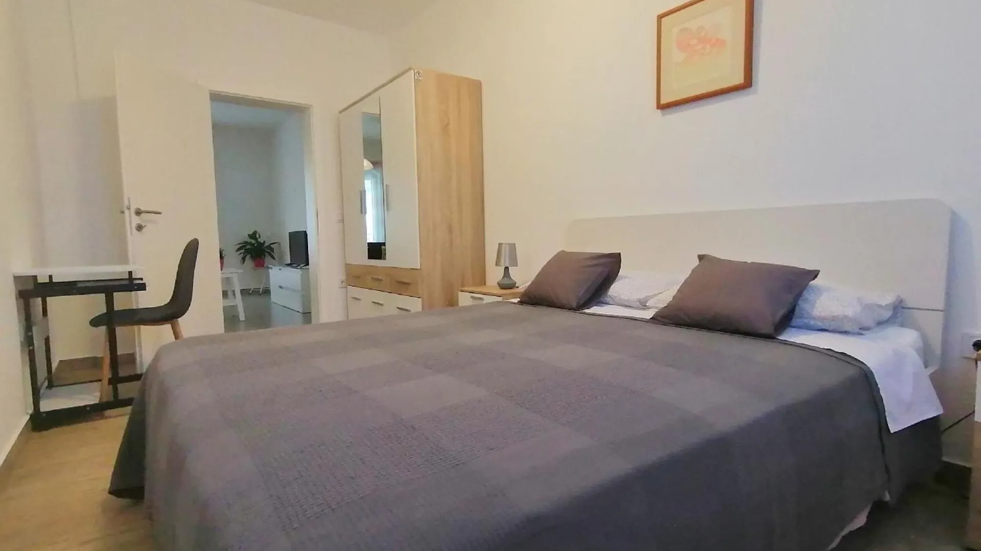 Moderne Ferienwohnung Dunja In Pula Apartment