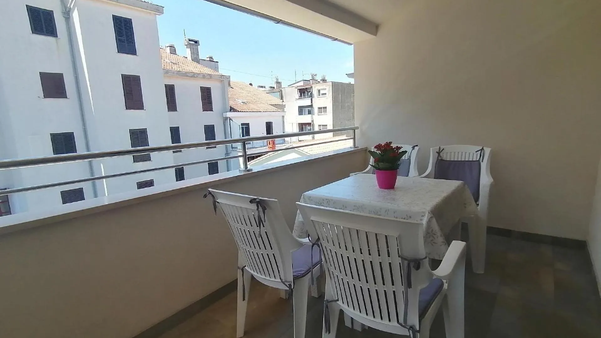 Moderne Ferienwohnung Dunja In Pula 0*,